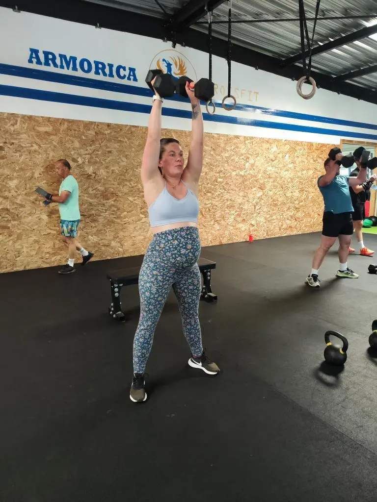 Aude, adhérente de CrossFit Armorica, nous raconte pourquoi elle apprécie venir s'entraîner à la salle.